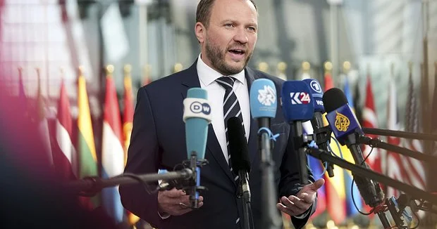 Estoniyanın xarici işlər naziri Rusiyanı hədələdi