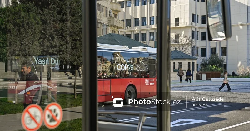 Bakıda avtobusda ödəniş etməyən sərnişin sürücünün qulaq pərdəsini cırdı