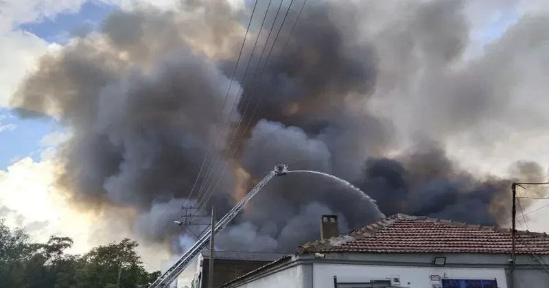 Пожар на складе в Измире ФОТО