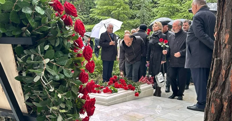 İlyas Əfəndiyevin məzarı ziyarət olunub FOTOLAR