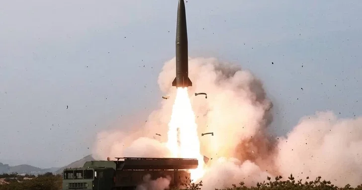 КНДР произвела пуск неопознанного снаряда в направлении Восточного моря