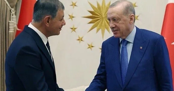 CHP dən ayrıldı, Ərdoğanın partiyasına keçir