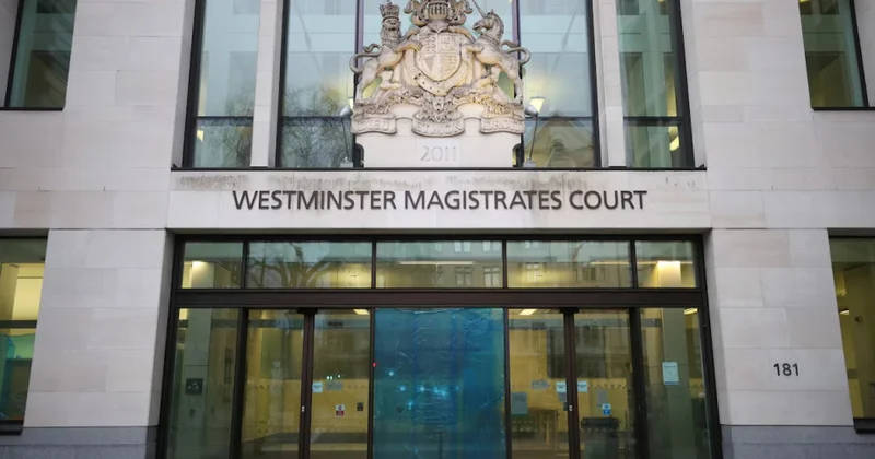 Britaniyada iki İran vətəndaşı terror planı ittihamı ilə məhkəmə qarşısına çıxarılıb