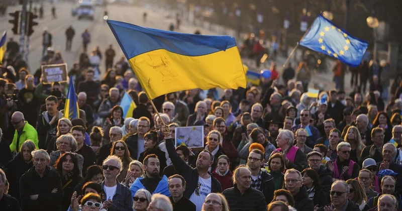 Усталость от войны или погрешность социологии? Разбираем с украинскими экспертами