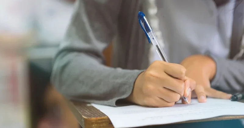 Ekranlar yayıldıqca itən vərdiş: Əl yazısı beyinə necə təsir edir?