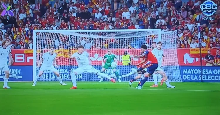 İspaniya yenə qələbə qazandı UEFA Millətlər Liqası