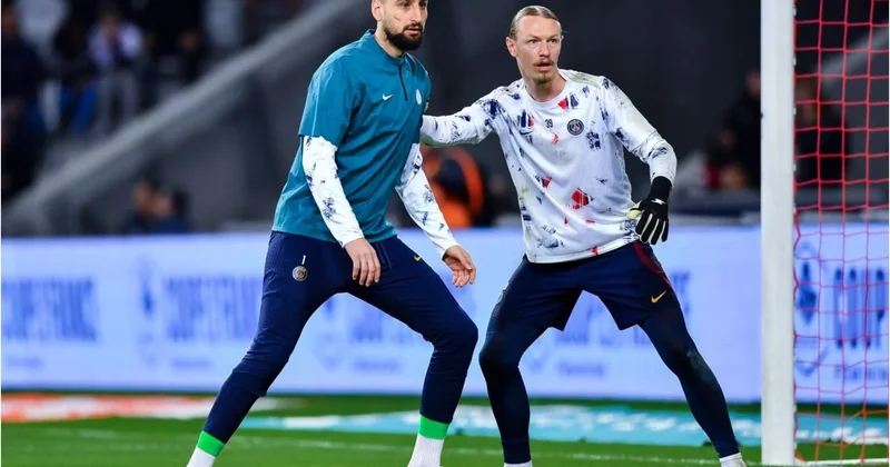 Donnarumma “Qızıl top” üçün sabiq komanda yoldaşını favorit göstərdi