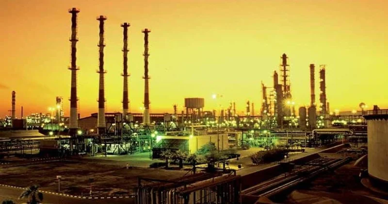 Husilər Ər Riyadda “Saudi Aramco” obyektlərinə zərbələr endirib