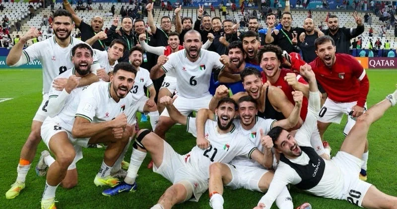 Fələstin Çini darmadağın etdi