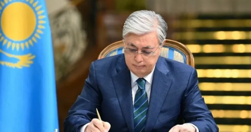 Tokayevdən sərt qərar: Nazir müavinlərini və baş komandanı işdən çıxardı