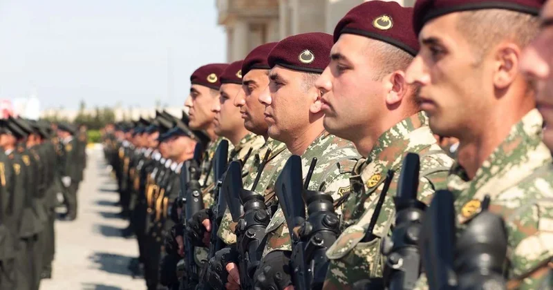 Əsgərlərin maaşı karta köçəcək