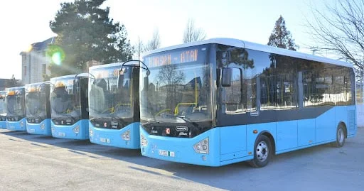 Yağış yağdı, tıxac yarandı: Avtobuslar yoxa çıxdı