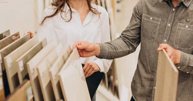 Mağazada satıcıya qışqıran müştəri 150 manat cərimə edildi