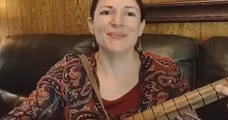 Мне нравилось смотреть на ашугов по телевизору американка рассказала, как научилась играть на сазе