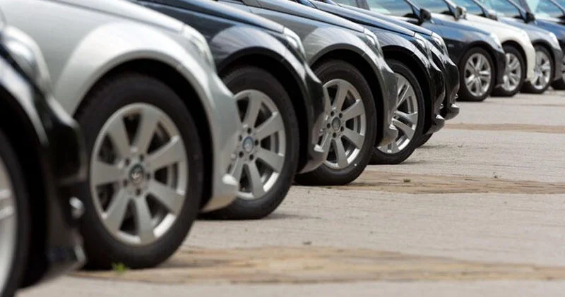 Azərbaycana idxal olunan köhnə minik avtomobilləri üçün aksiz dərəcəsi ARTIRILIR