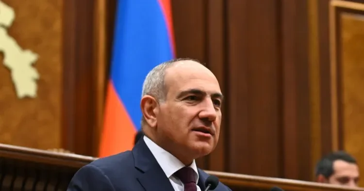 Paşinyan yenidən namizəd oldu “Qarabağsız Ermənistan”