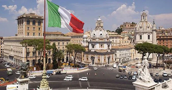 İtaliya müdafiə naziri Ukrayna üçün 12 ci yardım paketini açıqlayıb