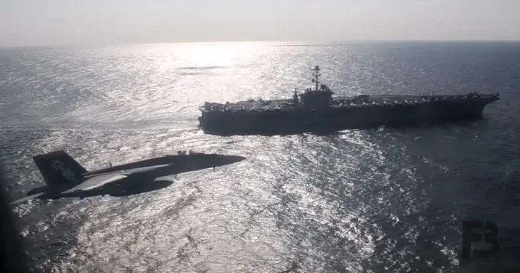 Атомный авианосец США вышел в море в неизвестном направлении