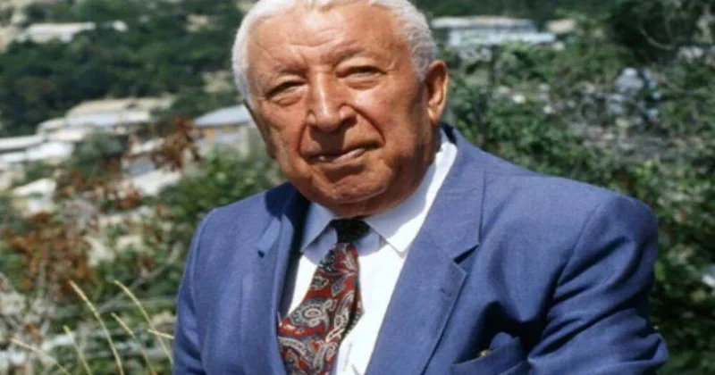 Elə bil əllərim yox olub mənim... Günün şeiri