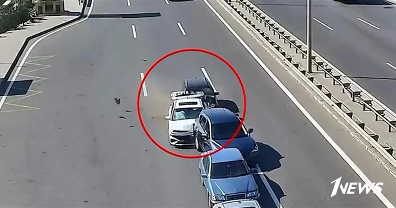 Кадры с мест ДТП: Как несколько секунд невнимательности водителя оборачиваются аварией ВИДЕО