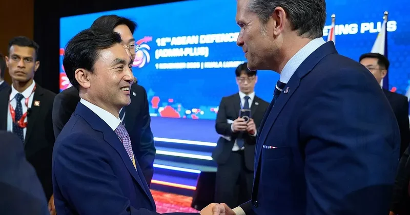 Глава Пентагона посетил границу Южной Кореи и КНДР