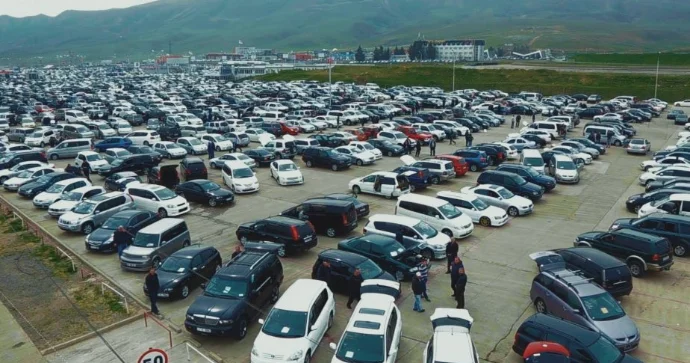 Bu avtomobillər üçün aksiz dərəcəsi artırılır 600 manatdan 80 minə qədər vergi...