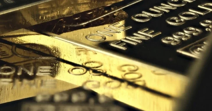 Золото вновь подорожало: цена за унцию превысила $4000