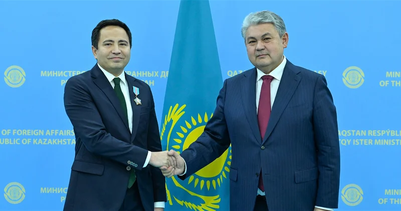 Посол Казахстана и азербайджанский бизнесмен награждены госнаградой ФОТО