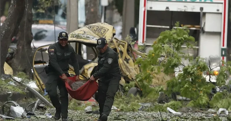 Kolumbiyada polis şöbəsi yaxınlığında maşın partlayıb, iki nəfər ölüb