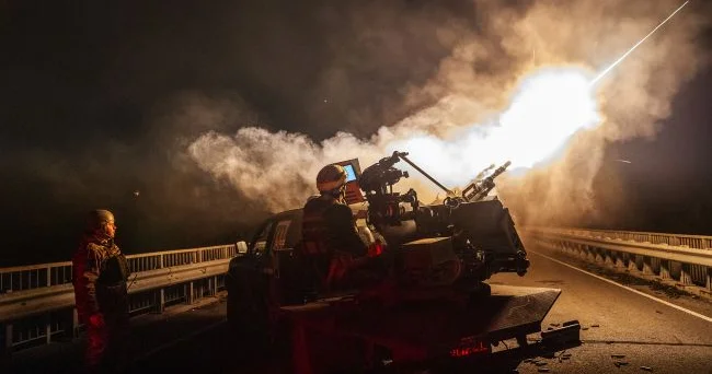 Ukraynada gecə hücumu: Rusiya raketlər və “Shahed“lərlə vurub, Kiyev cavab olaraq Rusiya neft obyektlərini hədəfə alıb