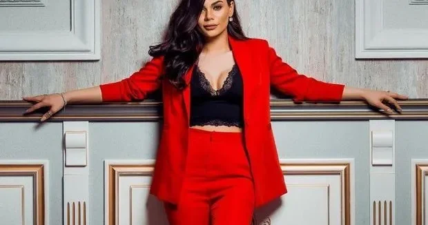 “Onların bir toya aldıqlarını mən bir saata qazanıram” Aysun İsmayılova