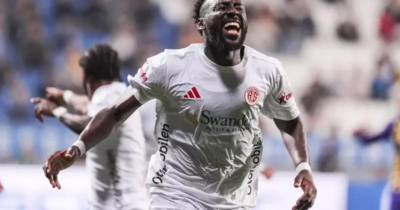 Türkiyə Superliqası: Üç oyunda iki qol