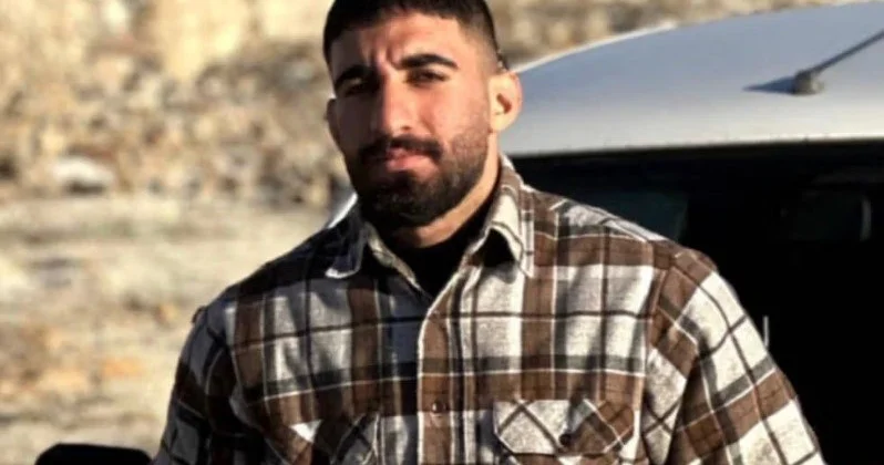 Xameneinin kuklasını yandıran şəxs KONKRET