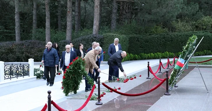Руководство НАНА и мировые ученые почтили память великого лидера Азербайджана