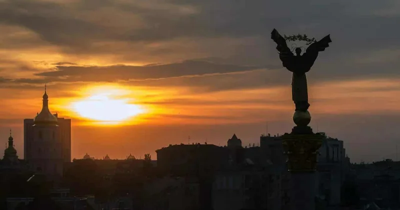 Rusiya aktivləri Qərbi iki yerə böldü