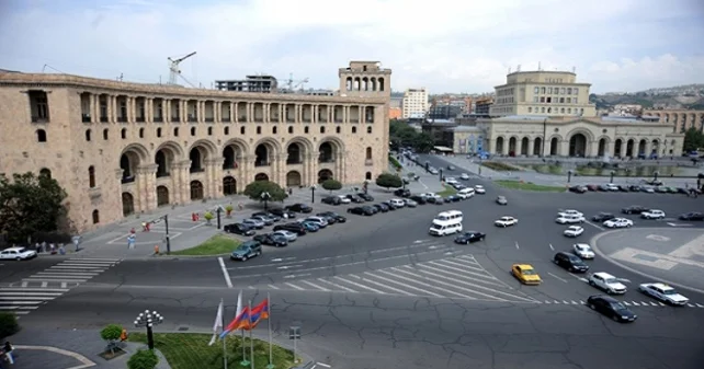 Ermənistan siyasi böhrandan xilas olmaq istəyir ŞƏRH EDİLDİ