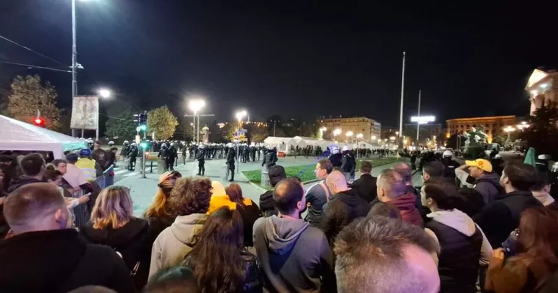 Беспорядки у парламента в Белграде: полиция Сербии задержала десятки участников