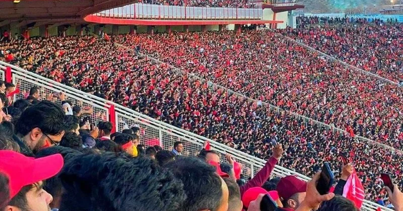 İranda türklərdən stadionda “Erdoğan, gəl, Pejakı bitir!” şüarı VİDEO