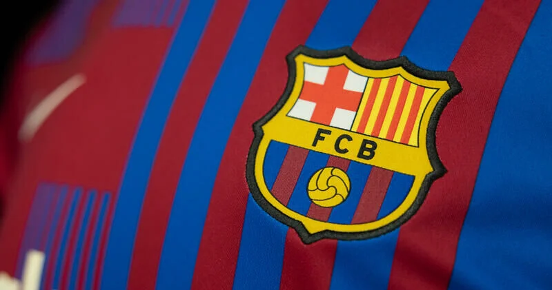 Barselona darmadağınla ikinci pilləyə qayıtdı