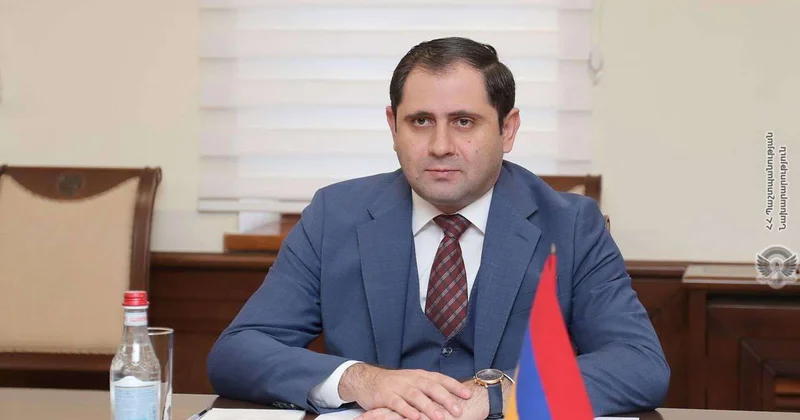 Папикян опроверг сообщения индийских СМИ о поставках истребителей