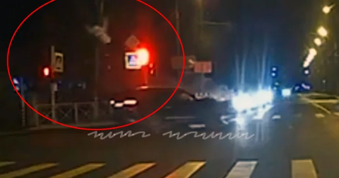 “Chery” yeniyetmələrin olduğu motosikletlə toqquşdu: 2 məktəbli ağır yaralandı VİDEO