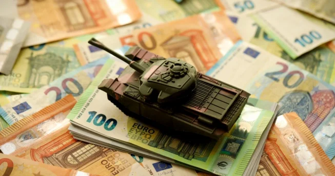 Avropa Ukrayna meydanında təklənib