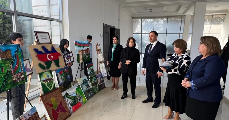 Samux rayonunda 8 Noyabr Zəfər Gününə həsr olunan rəsm sərgisi keçirilib