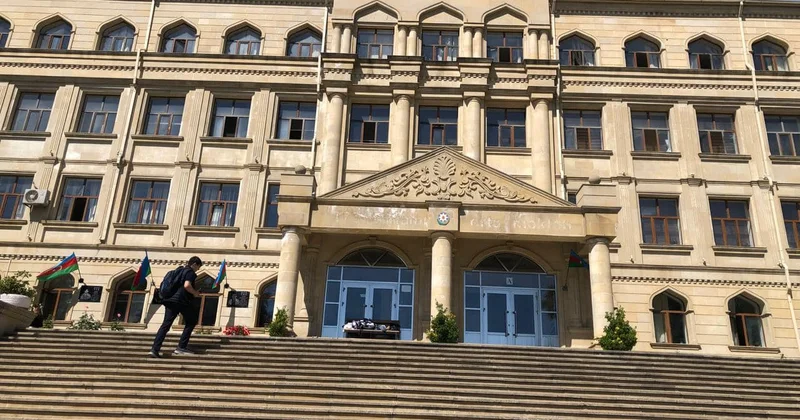 147 saylı məktəbdə qalmaqal: Müəllimlər dərsə girmədilər