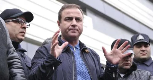 Məşhur sahibkarın rəhbərlik etdiyi şirkət kapitalını kəskin şəkildə azaldır