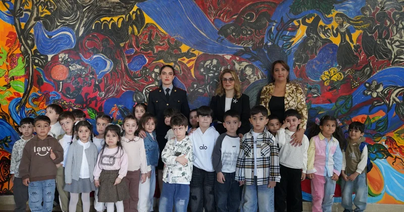 В Баку прошла художественно просветительская акция в рамках Месячника прав ребёнка (ФОТО)