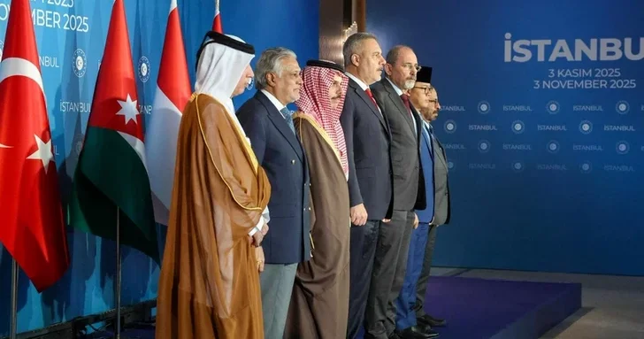 В Стамбуле стартовал международный саммит по урегулированию кризиса в Газе