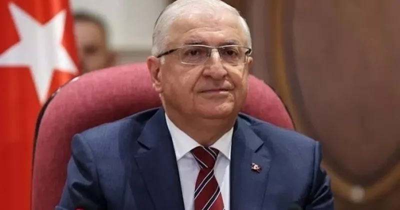 Яшар Гюлер понаблюдает за военным парадом в Баку