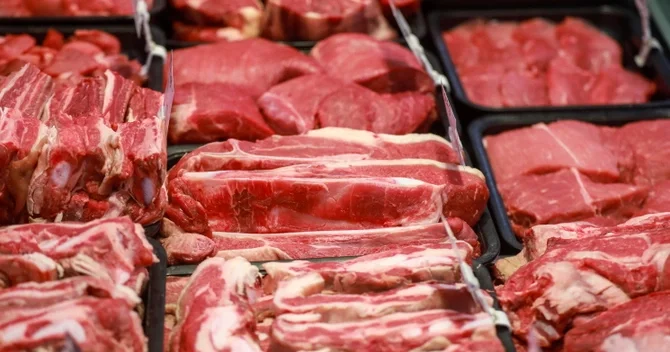 Qara ət narahatlığı: Xaricdən gələn ətlərin təhlükəsizliyinə kim cavabdehdir? RƏSMİ
