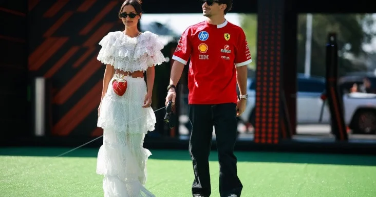 Şarl Lekler sevgilisi Aleksandra Sen Mle ilə nişanlanıb